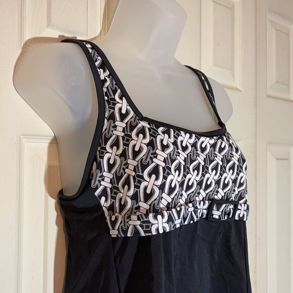 It Figures Swim Dress Built In Bra Tummy Panel 10T - Picture 7 of 16